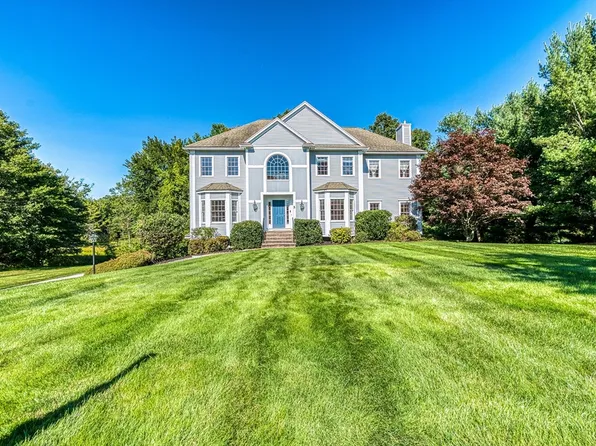 5 Douglass Ln, Andover, MA 01810