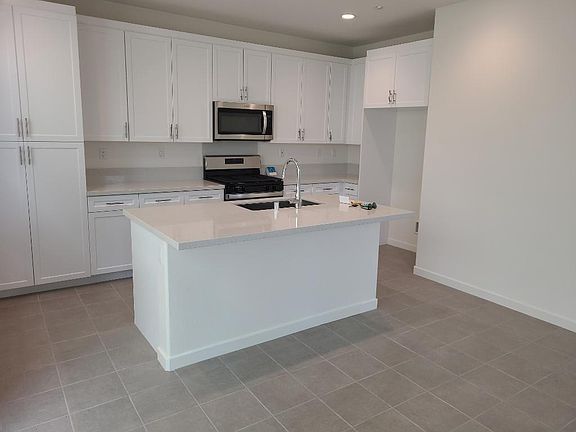 5th image of 16040 Jamie Ln #12