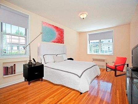 3rd image of 8025 Parsons Blvd APT B14