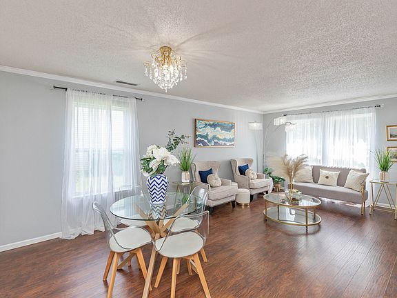 4th image of 2111 Shadowbrook Dr
