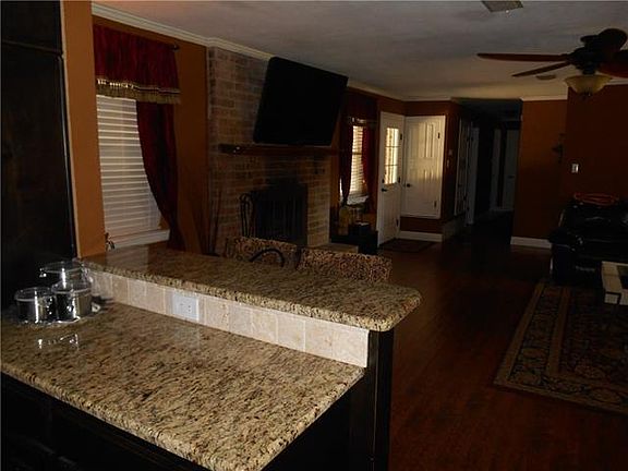 5th image of 409 Ashland Dr