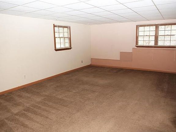 3rd image of 159 Bramble Oak Dr
