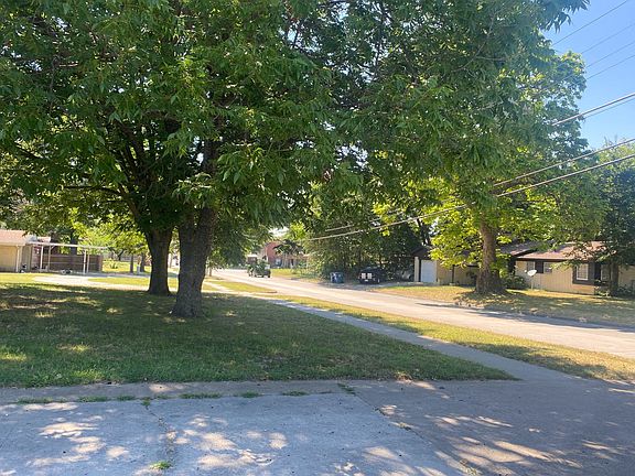 4th image of 208 E South Ave