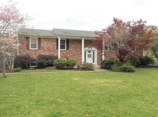 178 Peachtree Rd, Versailles, KY 40383