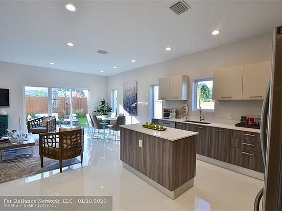 4th image of 686 NE 43rd St