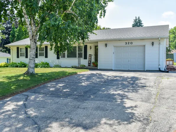 320 Rosemary Ct, Jefferson, WI 53549