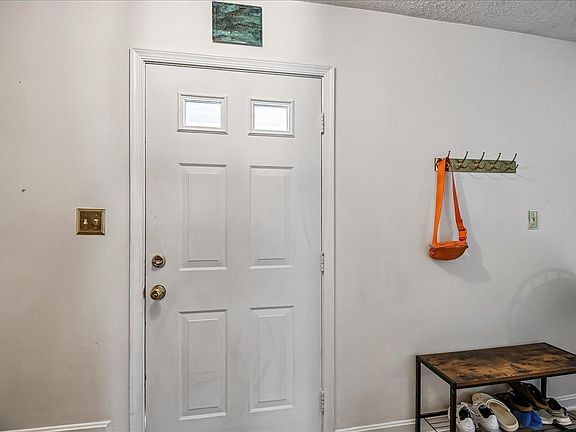 3rd image of 2894 Dungate Ct