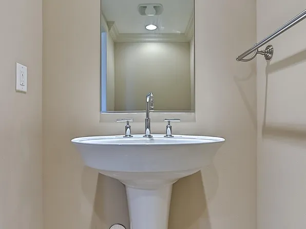 3535 Ocean Dr #903, Hollywood, FL 33019