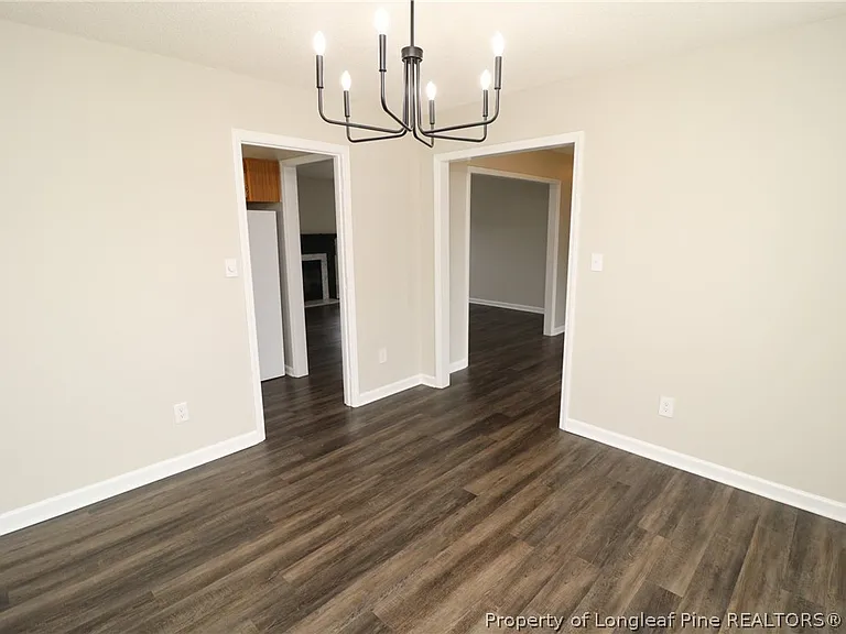 504 Noonday Ct — Photo 14