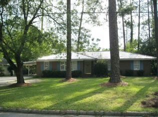 142 Groveland St, Jesup, GA 31545