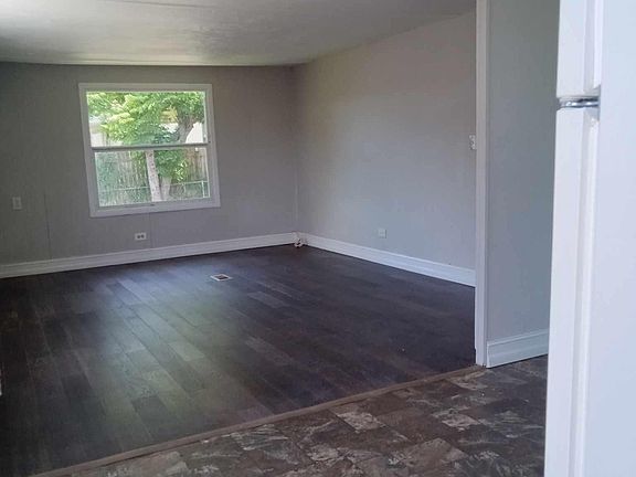 5th image of 119 Sierra St N