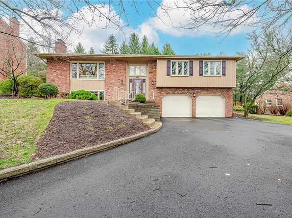 1745 Taper Dr, Pittsburgh, PA 15241