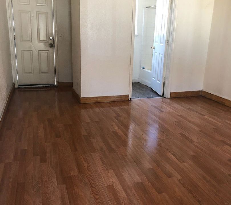 2nd image of 4310 Dunsmuir Ave #25