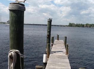 218 Snug Harbor Dr, Shalimar, FL 32579