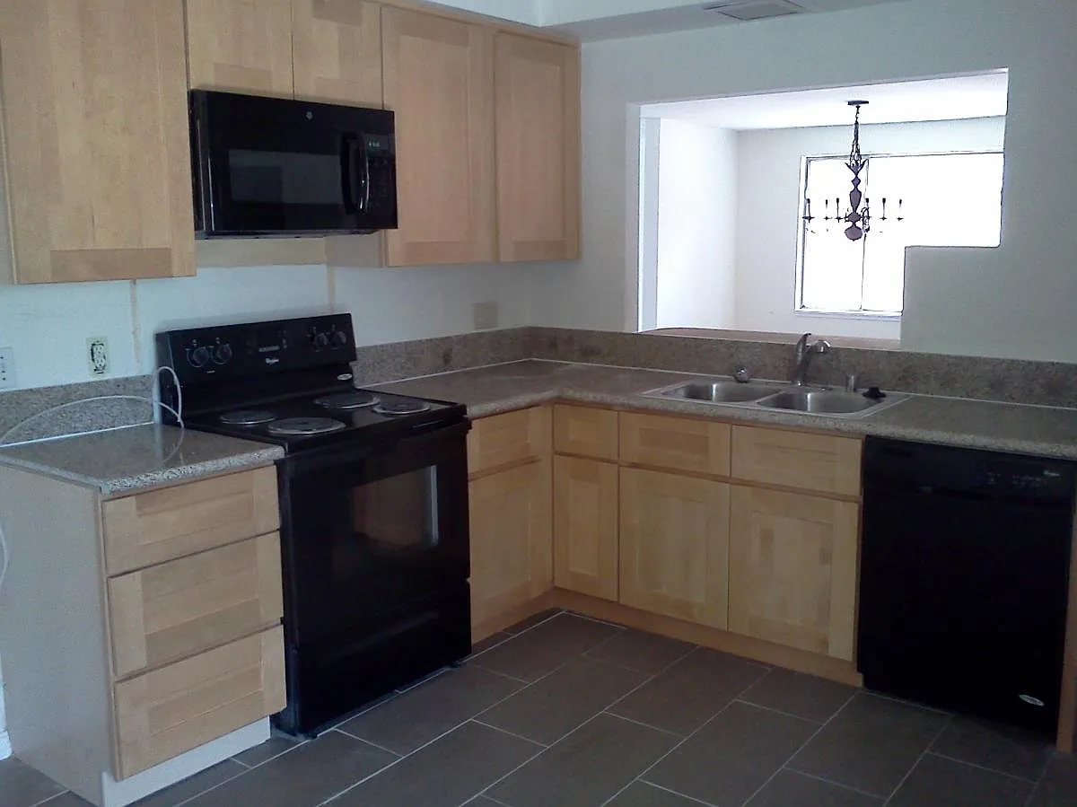 3 bed, 1416 sqft, $4,000 — Photo 3