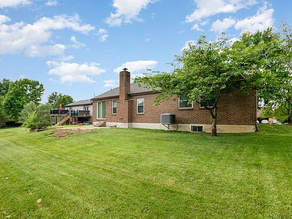 5th image of 843 Deena Dr