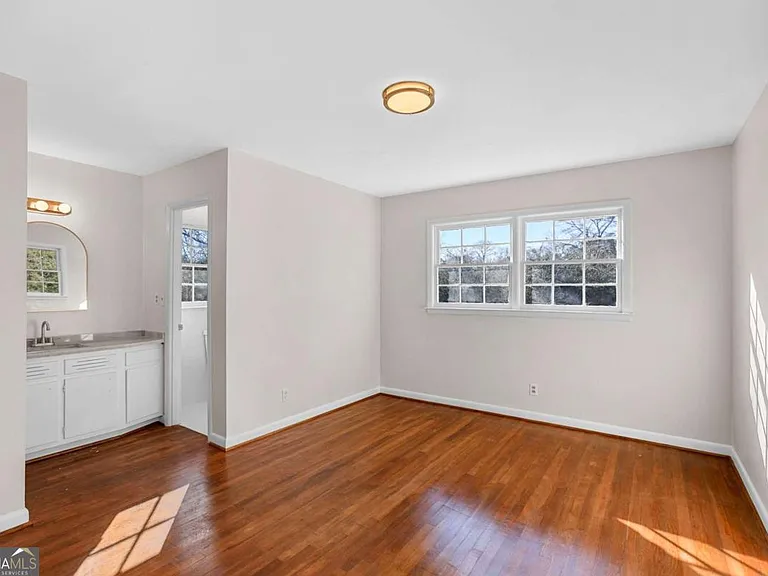 6541 Debbie Sue Ln — Photo 24