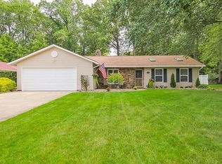 5109 Meadow Moss Ln, North Ridgeville, OH 44039