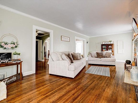 4th image of 412 Geary Ct