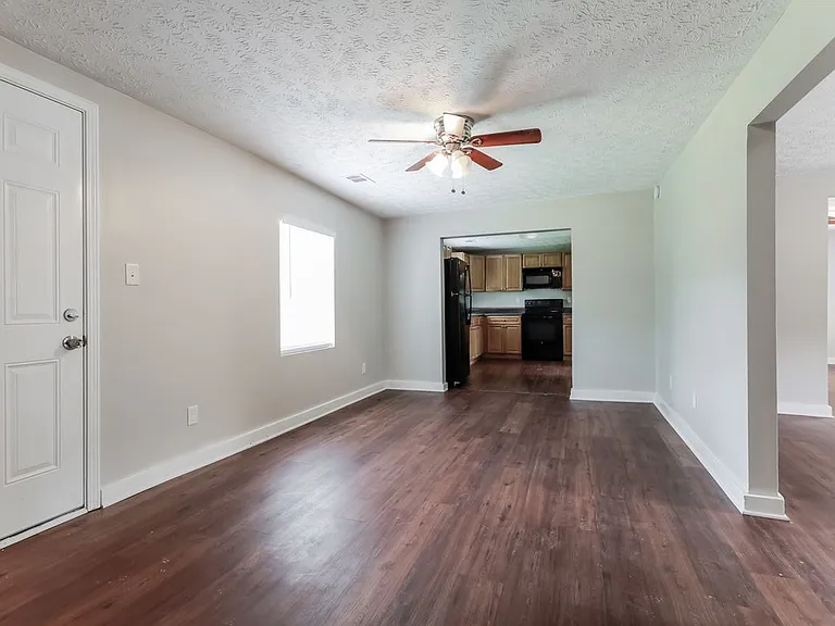 1472 California Ave — Photo 4