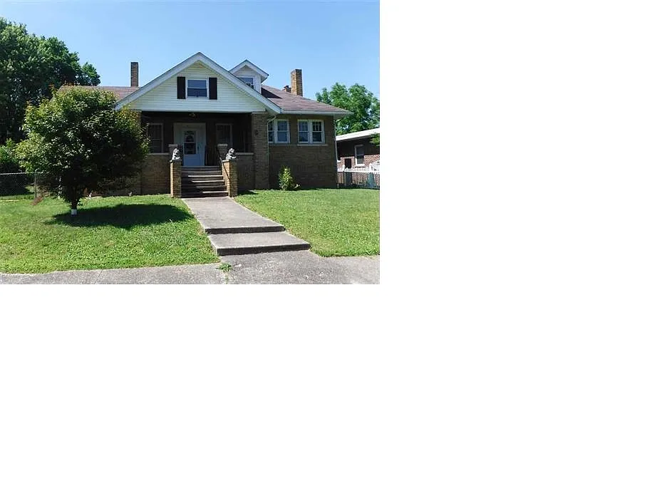 2240 Washington Ave photo 1