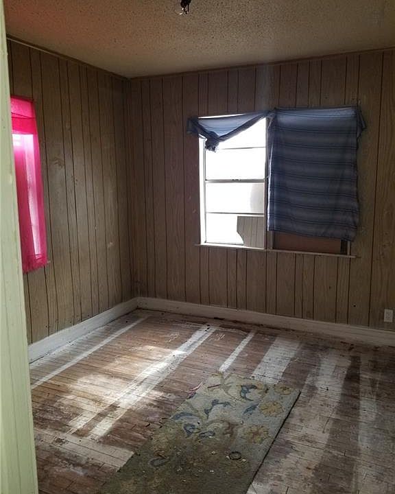 1st image of 324 SW 38th St
