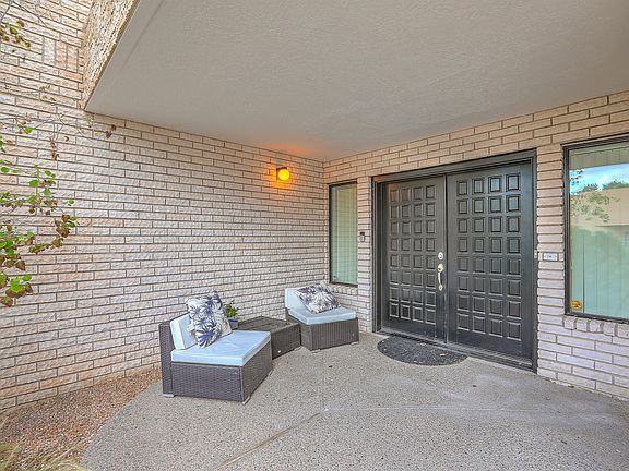 3rd image of 9701 Tanoan Dr NE