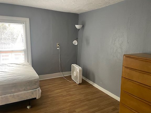 3rd image of 421 W Maple St #B