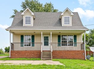 2080 Carneal Ln, Oak Grove, KY 42262