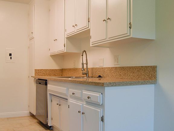 5th image of 3444 Keystone Ave #6
