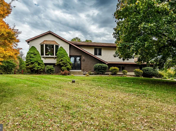 175 Red Oak Dr, Boyertown, PA 19512