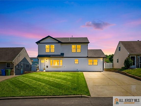 5th image of 48 Kendall Dr