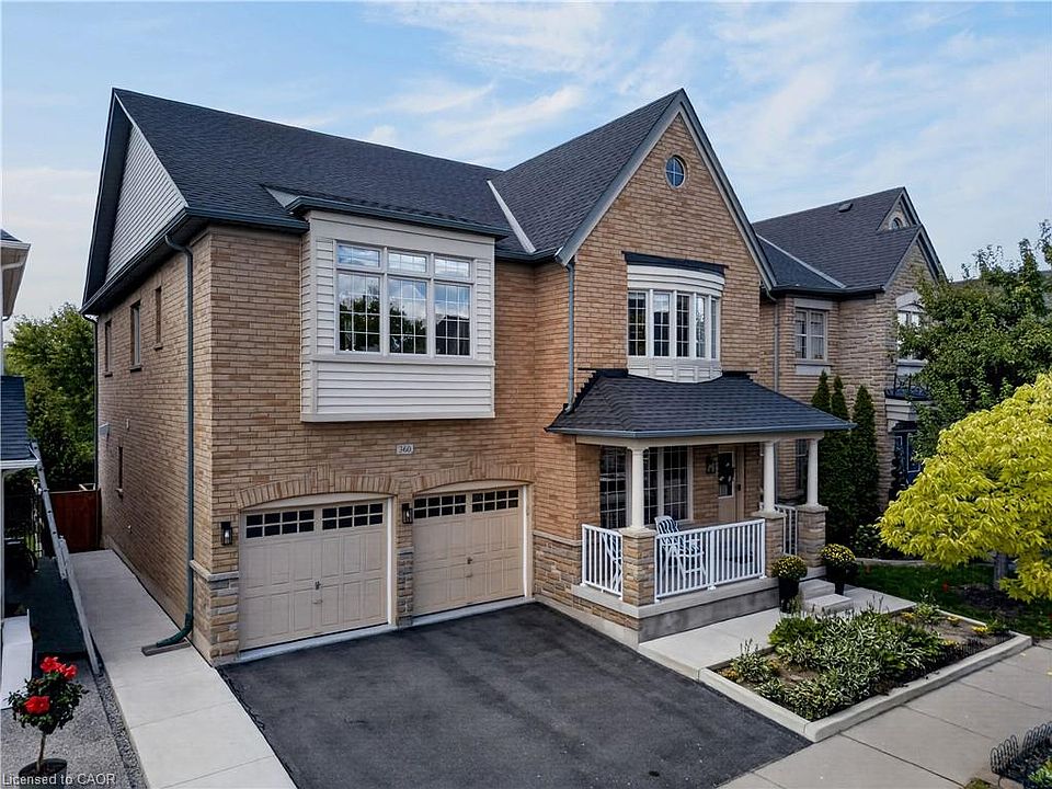 1st image of 360 Holmes Cres
