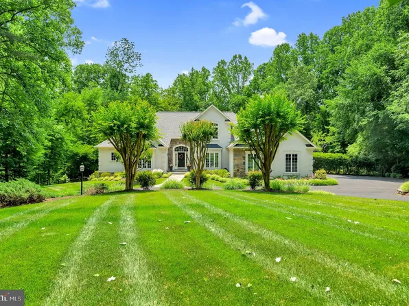 13323 Ivakota Farm Rd, Clifton, VA 20124