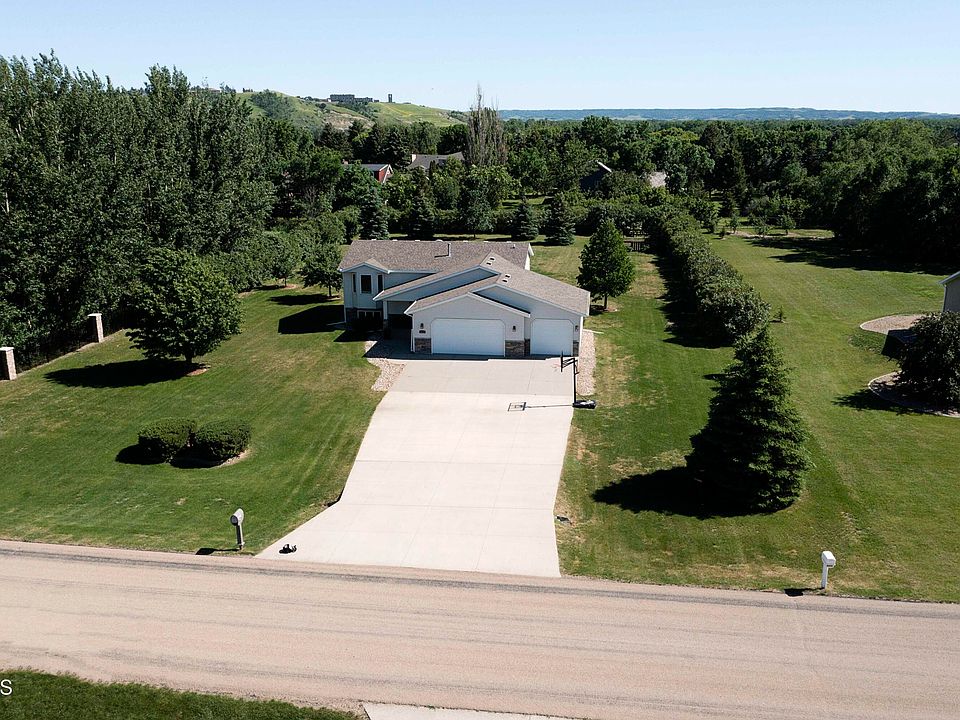 5633 Falconer Dr, Bismarck, ND 58504 Zillow