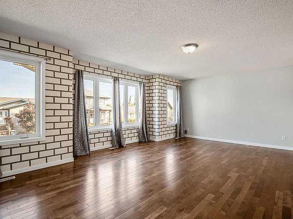 5th image of 117 Caspell St