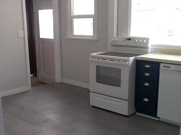 4th image of 528 N Bellevue Ave