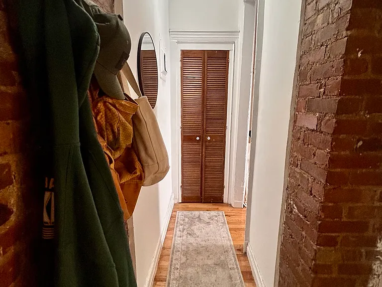 200 Waverly Pl #11 — Photo 8