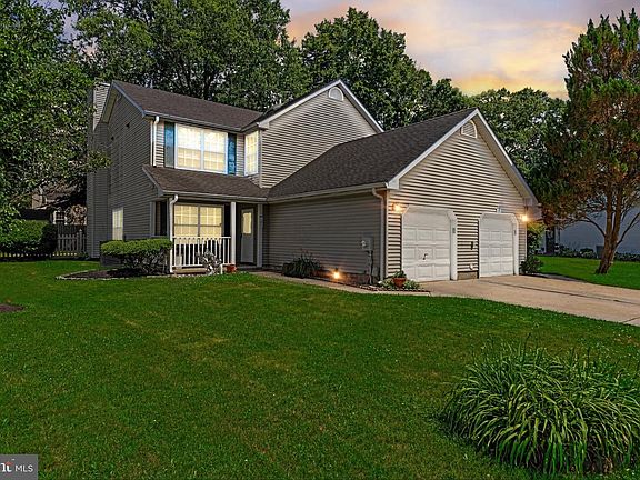 2nd image of 409 Amesbury Pl