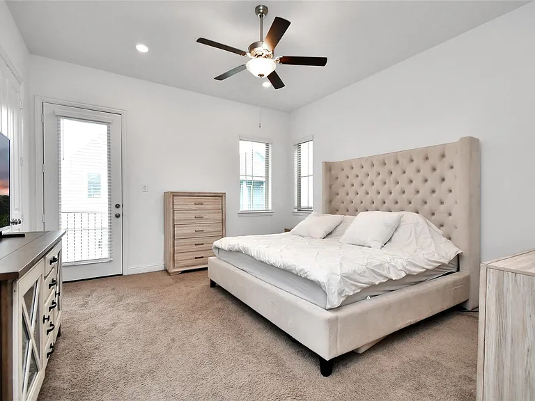 11012 Mikula Dr — Photo 20