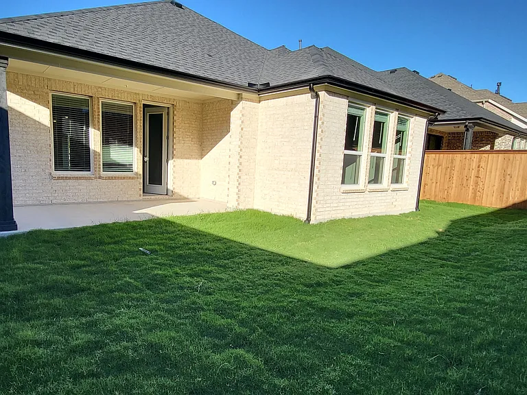 1508 Hamlisch Ave — Photo 25
