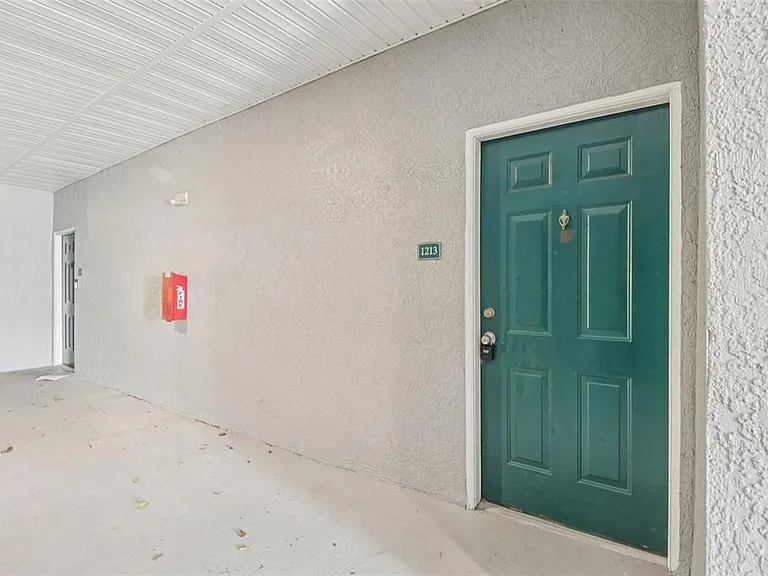 18001 Richmond Place Dr #1213 — Photo 3