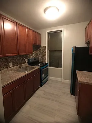 Rented by City Prime Commercial Realty  | media 15