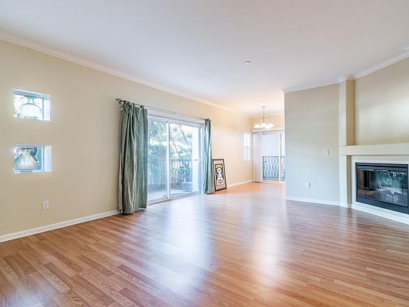 4th image of 3401 S Bentley Ave