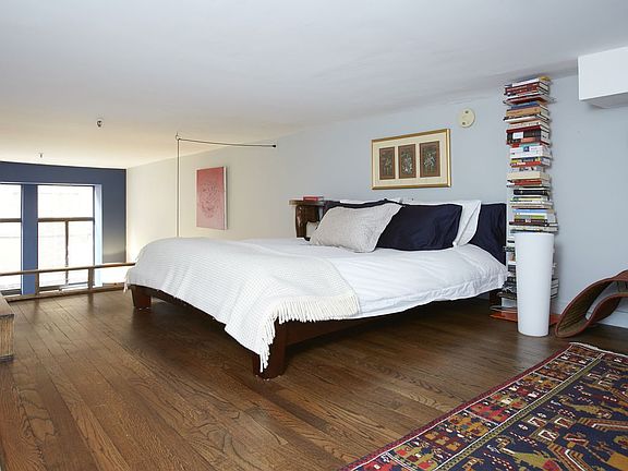 3rd image of 155 W 15th St APT 2D