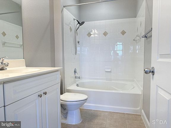 4th image of 501 Hungerford Dr APT 339
