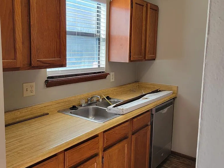 1337 Delaware Pl #B — Photo 6