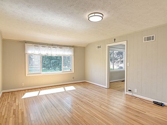 5th image of 970 Jane Avenue