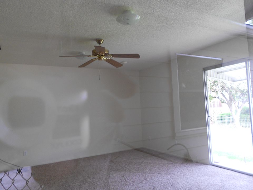 2nd image of 5053 E Clay Ave