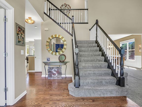 5th image of 315 Hillview Dr